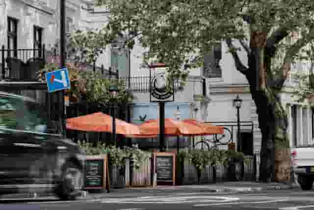 The Swan, Hyde Park