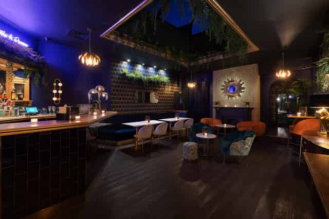 Lounge Bar