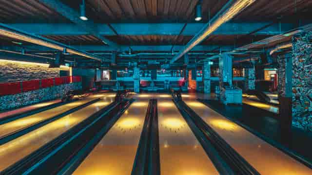 QUEENS Skate Dine Bowl