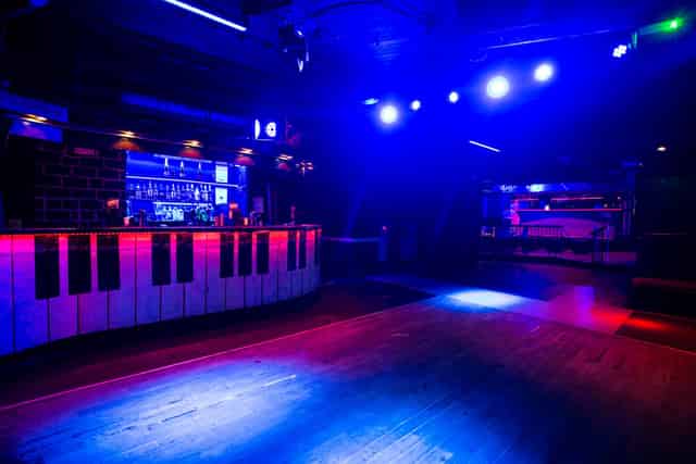 Dance Bar 