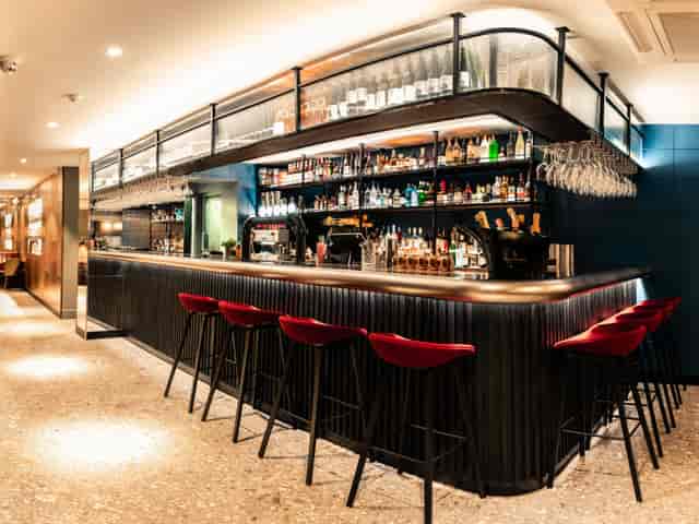 Private dining room bar at 338 Euston Road, ideal for networking events and cocktail receptions.