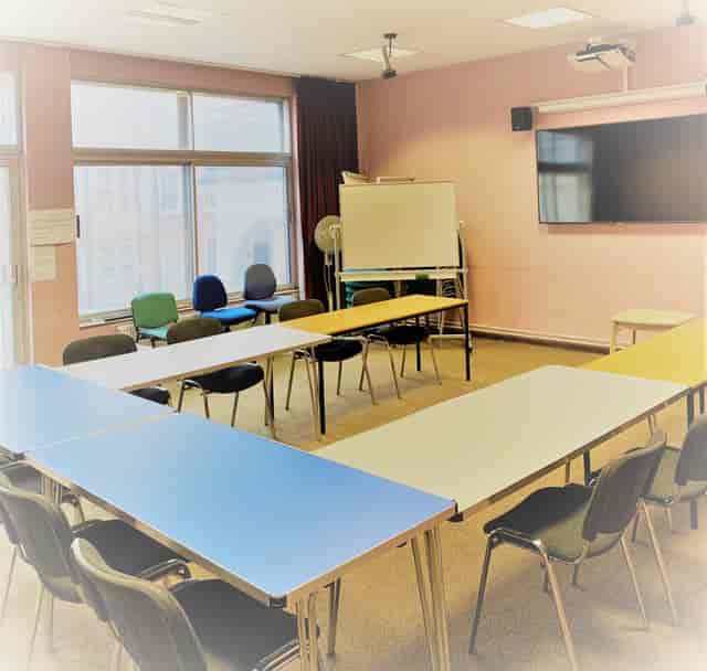 U-shape meeting room in Brompton Library for professional workshops and corporate events.
