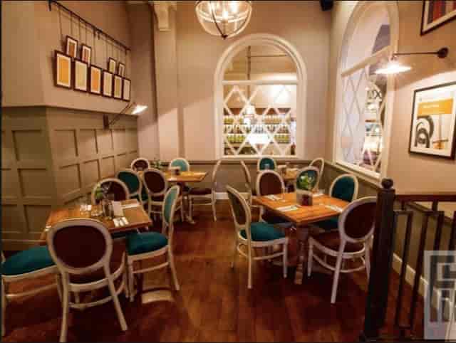 Coach House at The Dog & Fox: intimate dining space for corporate events and networking lunches.
