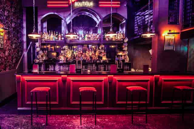 Vibrant bar venue in Simmons for networking events and social gatherings.
