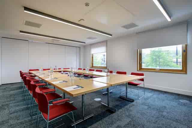 Meeting room, natural light, executive briefing, workshop space