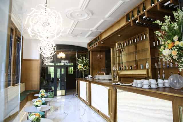 Hilltop Bar