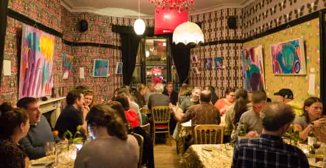 Vibrant meeting room at Hotel Pelirocco, ideal for creative events and gatherings.