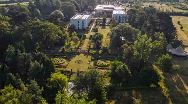 Gardens at Lifehouse Spa: picturesque venue for weddings and corporate events.