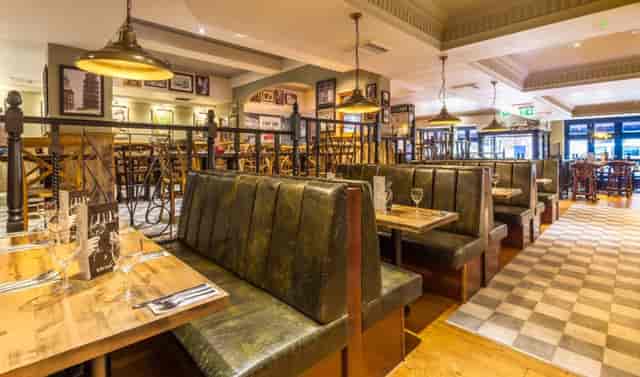 Cozy restaurant venue in Bella Italia Birmingham for intimate events and gatherings.