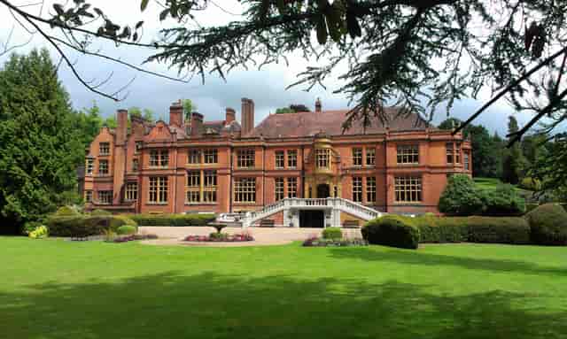 Marden Park Mansion: elegant historic venue for upscale events and weddings.