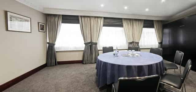 Syndicate Room