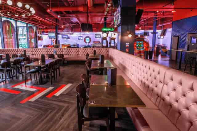 Modern event space at Puttshack Lakeside, ideal for corporate gatherings and networking.