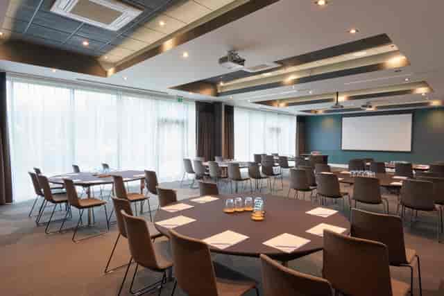 Hermiston Suite at Novotel Edinburgh Park, bright meeting room for workshops and conferences.