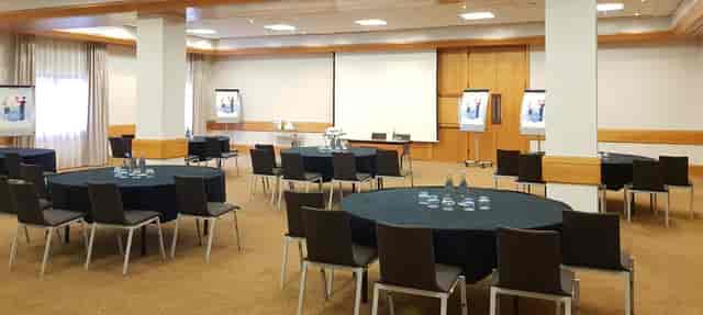 Victoria Suite meeting space in Novotel Bristol, ideal for workshops and presentations.
