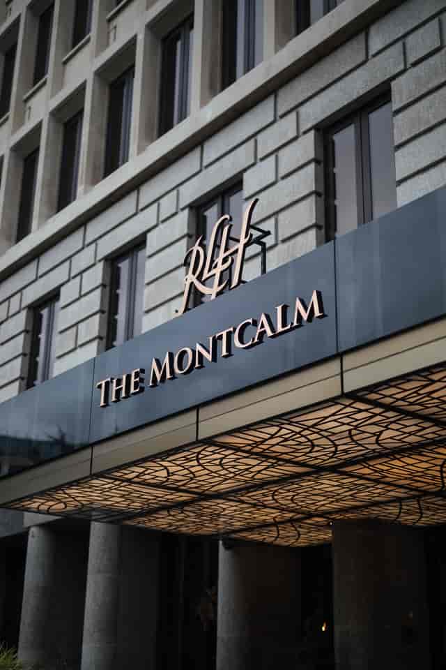 Royal London Suite entrance at Montcalm, ideal for luxury corporate events and meetings.