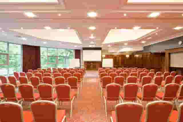 Drayton Manor Hotel