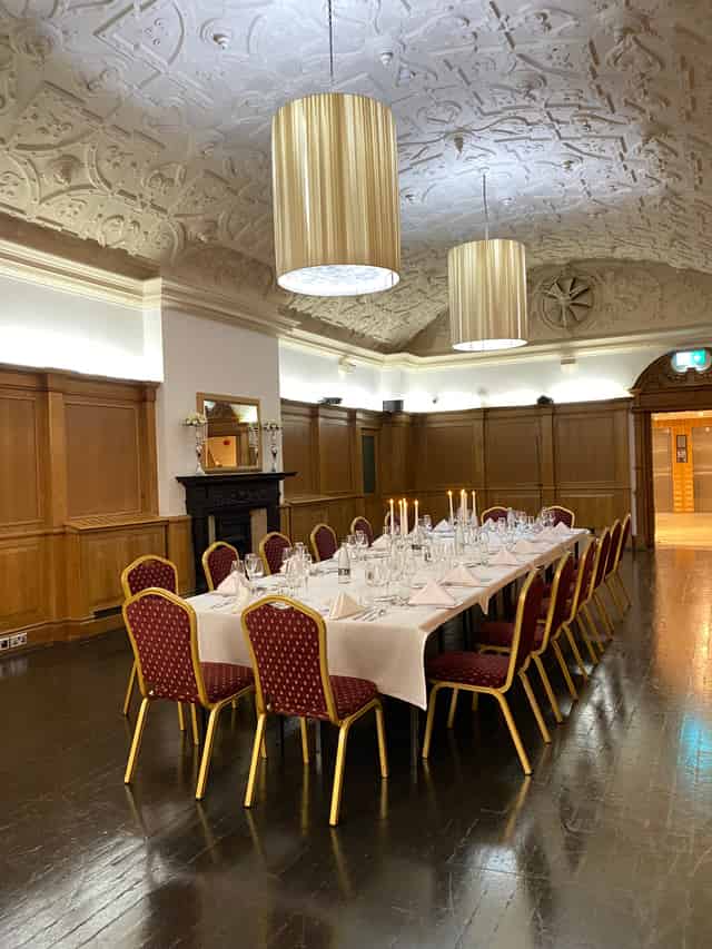Sala Room