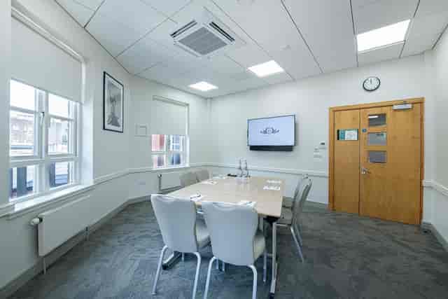 Marlborough 4 meeting room, natural light, corporate event, team briefing