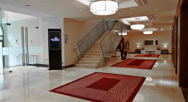 Elegant ballroom lobby at Palais Hansen Kempinski Vienna, perfect for events and networking.