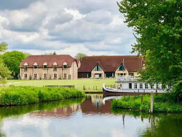 Oxford Suite at voco™ Oxford Thames Hotel, rustic venue for meetings and events.