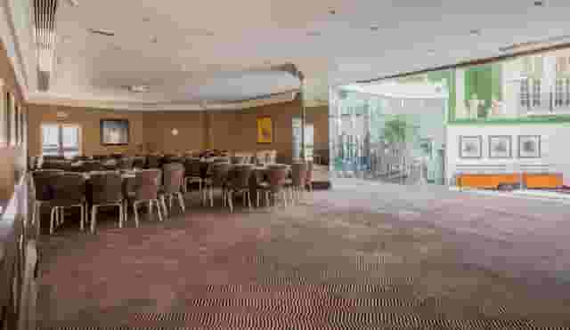 Radisson Blu Edwardian Heathrow