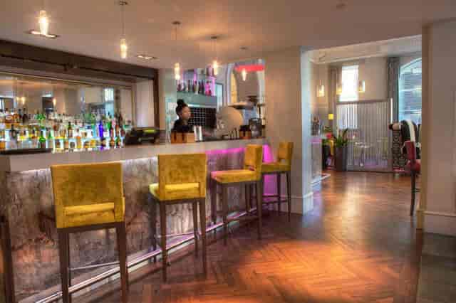 Modern Lounge Bar at Hotel Indigo Glasgow, perfect for networking events and receptions.