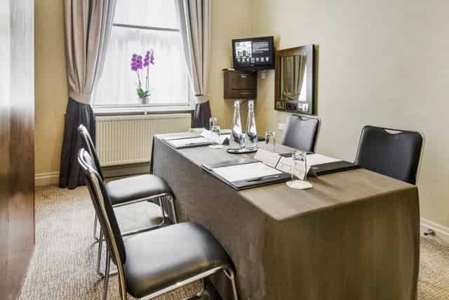 Syndicates Rooms
