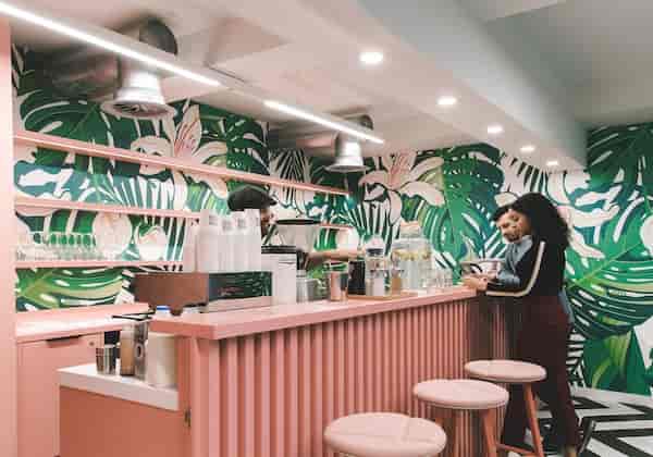 Tropical-themed bar in Tennessee, ideal for networking events and social gatherings.