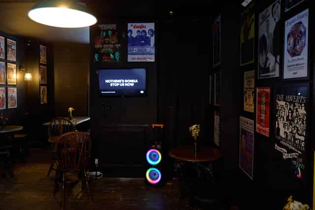 Karaoke Snug