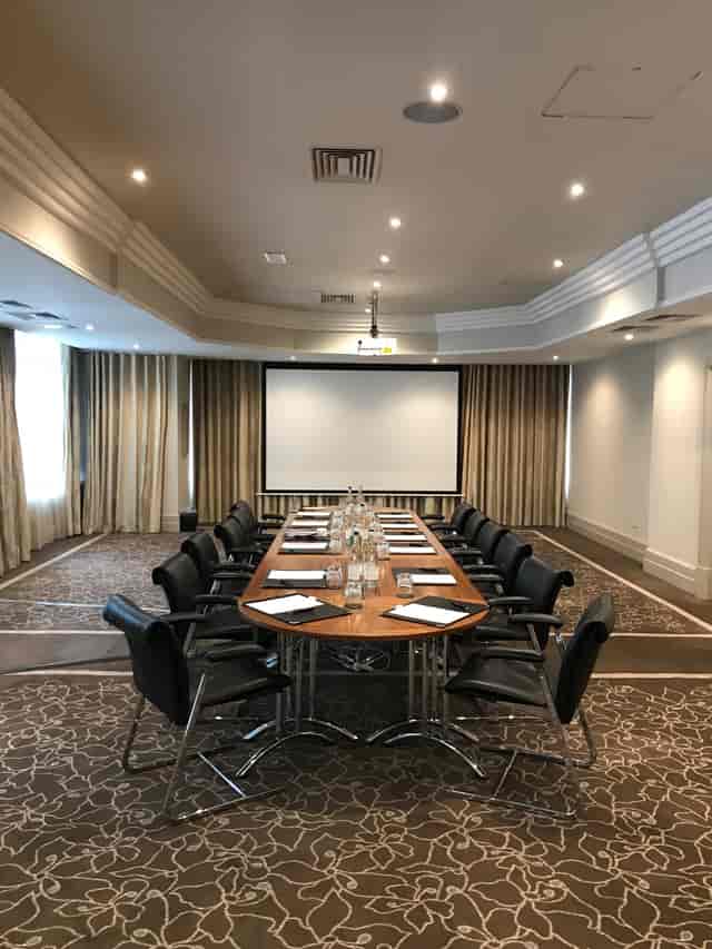 William Jessop Suite meeting room with polished table, ideal for professional gatherings.