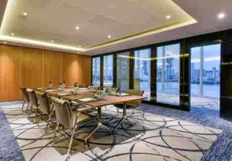 Modern meeting room at Riverview Suites, InterContinental London - The O2, ideal for events.