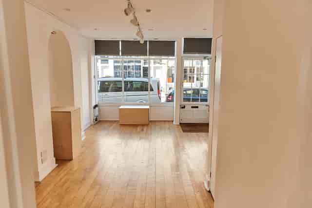 Versatile minimalist event space with natural light at 67 York Street Gallery for workshops.