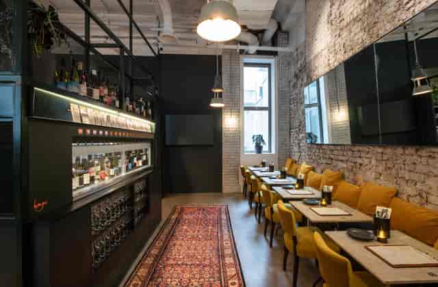 Stylish venue in VAGABOND MONUMENT for corporate meetings and intimate gatherings.