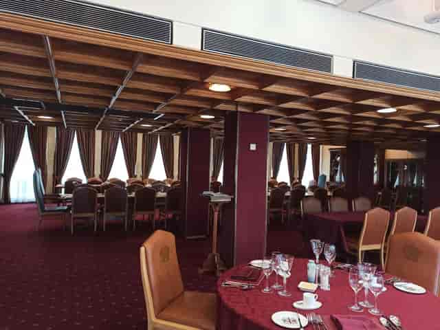 Guildhall Club main dining room with coffered ceiling for corporate meetings and formal events.