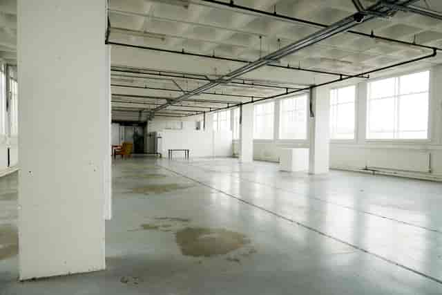 Spacious FH3 Studio venue with high ceilings, perfect for versatile events and exhibitions.