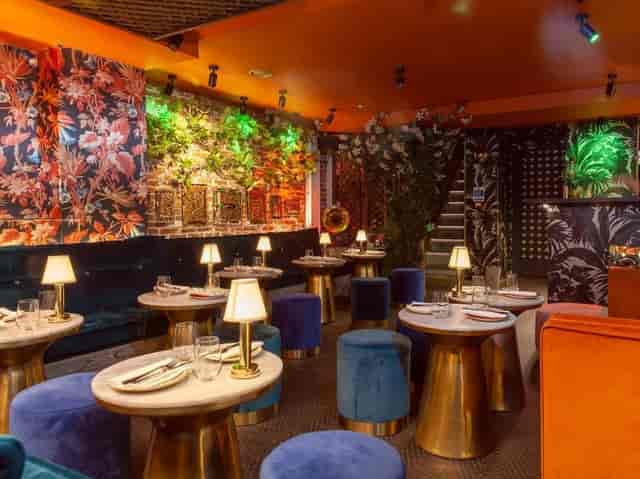 Vibrant Living Room venue in Meraki London, perfect for upscale gatherings and events.