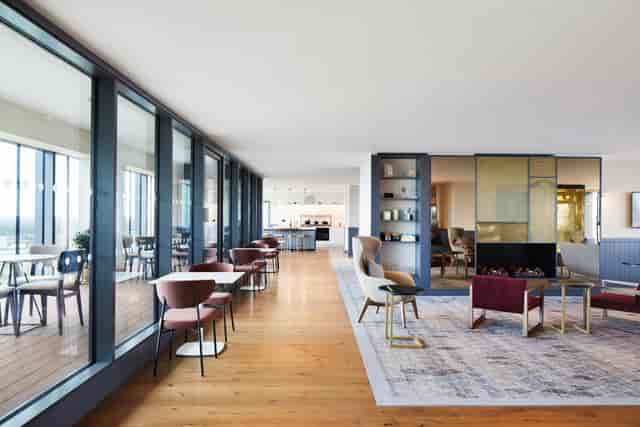 18th Floor Lounge at Hyatt Regency Manchester, spacious event space with large windows.