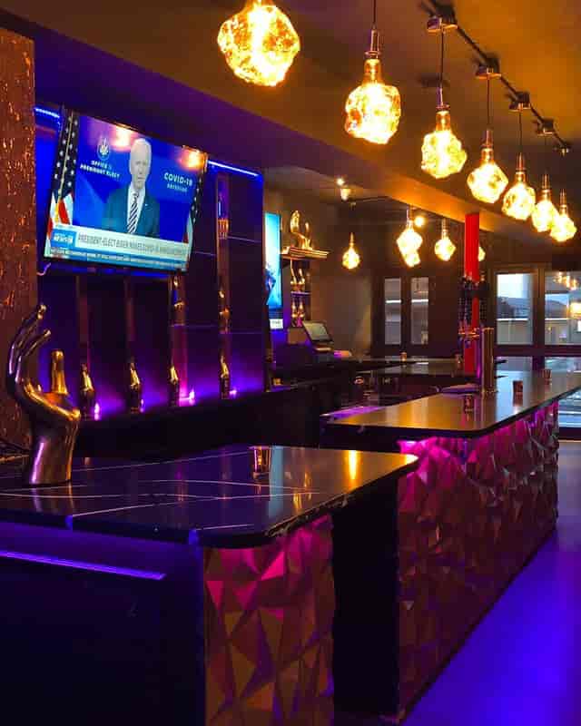Modern bar in Lagos Restaurant, perfect for networking events and casual gatherings.