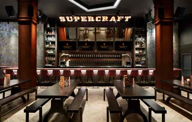 Modern bar at Clinton Hall, ideal for casual events and social gatherings.