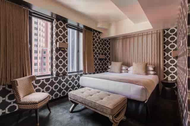Indoor pool event space at Room Mate Grace Hotel, ideal for meetings and gatherings.