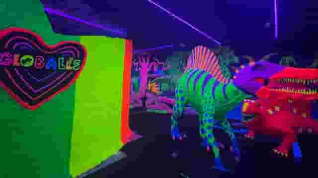 GLOBALLS - Mini golf +1 more