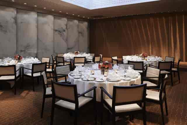 Elegant dining room at Grand Hotel Stockholm, perfect for upscale events and corporate dinners.