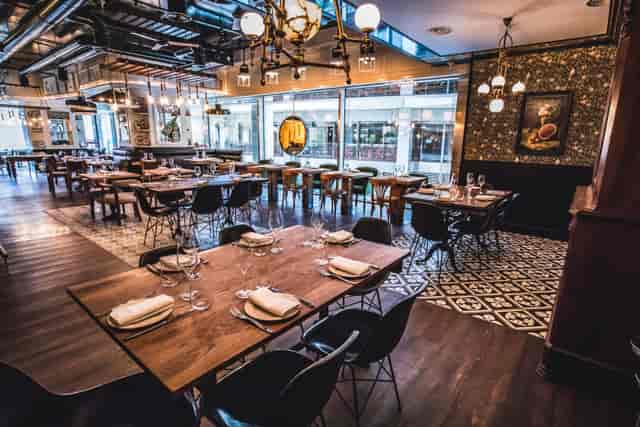 Stylish Ibérica Victoria restaurant with modern decor, ideal for intimate events and meetings.