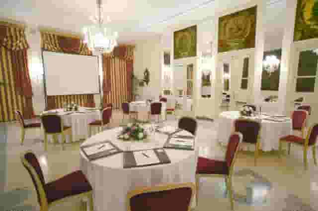The Puccini Lounge
