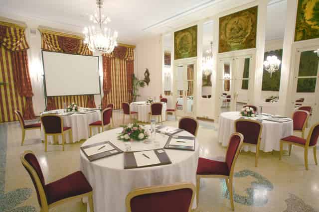 The Puccini Lounge