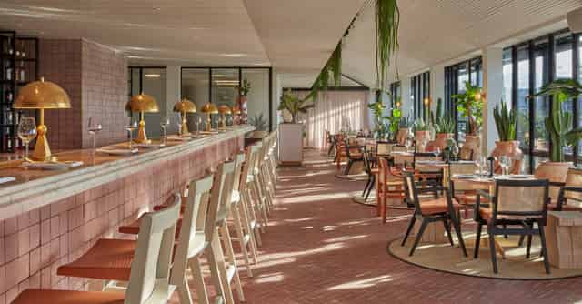 100 Room
