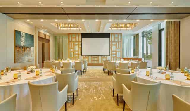 Elegant meeting room at Mandarin Oriental Dubai, perfect for corporate events and workshops.