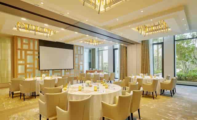 Elegant event space at Mandarin Oriental Jumeira Dubai, ideal for corporate gatherings.