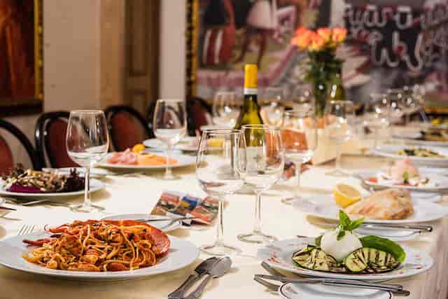 Elegant dining table in Venetian Room, perfect for corporate dinners and special events.