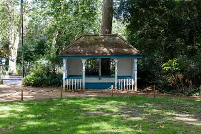 Charming gazebo in Woburn Square, ideal for weddings and outdoor events.